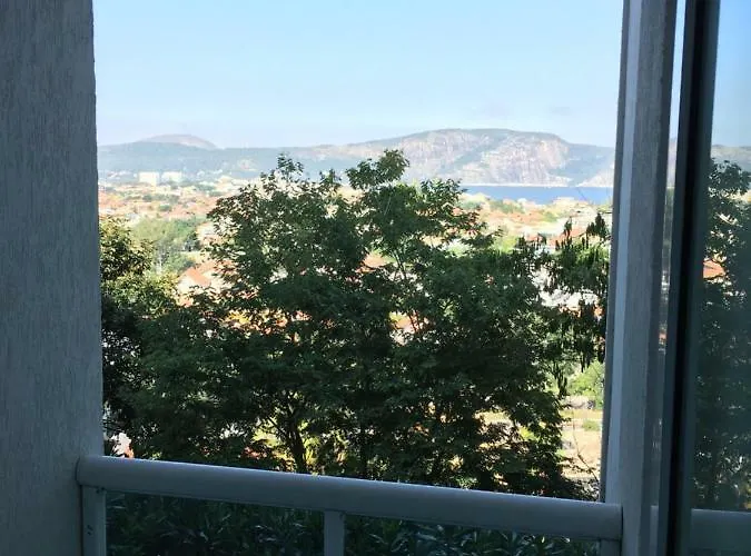 Apartamento Linda Vista, 200 Metros Da Praia De Camboinhas